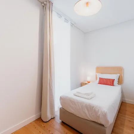 Orange House - Elegant Two-bedroom Rc E Лиссабон
