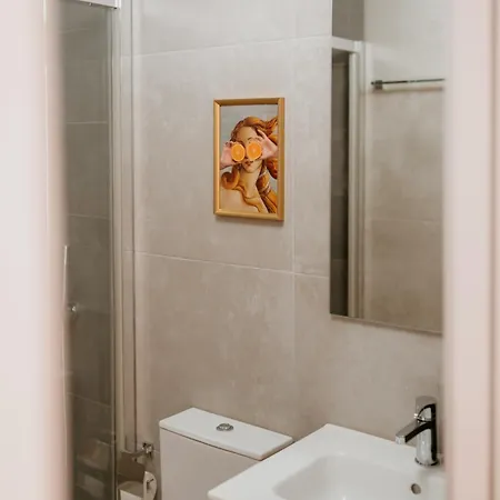 Orange House - Elegant Two-bedroom Rc E דירה *